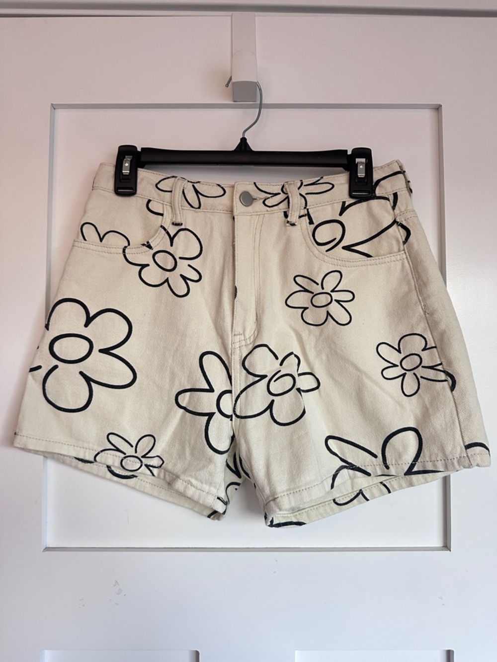Cream Floral-Print High-Rise Jean Shorts Vintage Vibe Summer